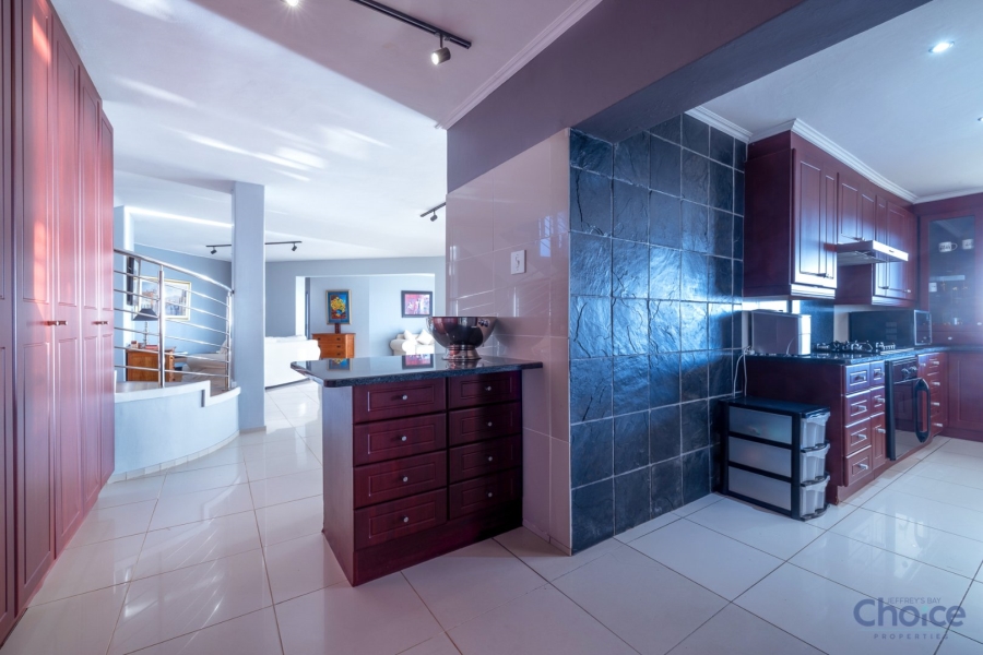 5 Bedroom Property for Sale in Jeffreys Bay Central Eastern Cape